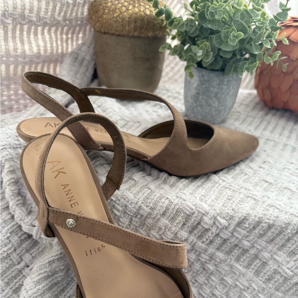 Anne Klein Brown Slingback Heels